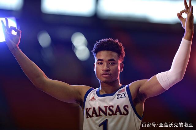萨卡女友参加伦敦时尚大奖 蕾哈娜和玛雅等也参加